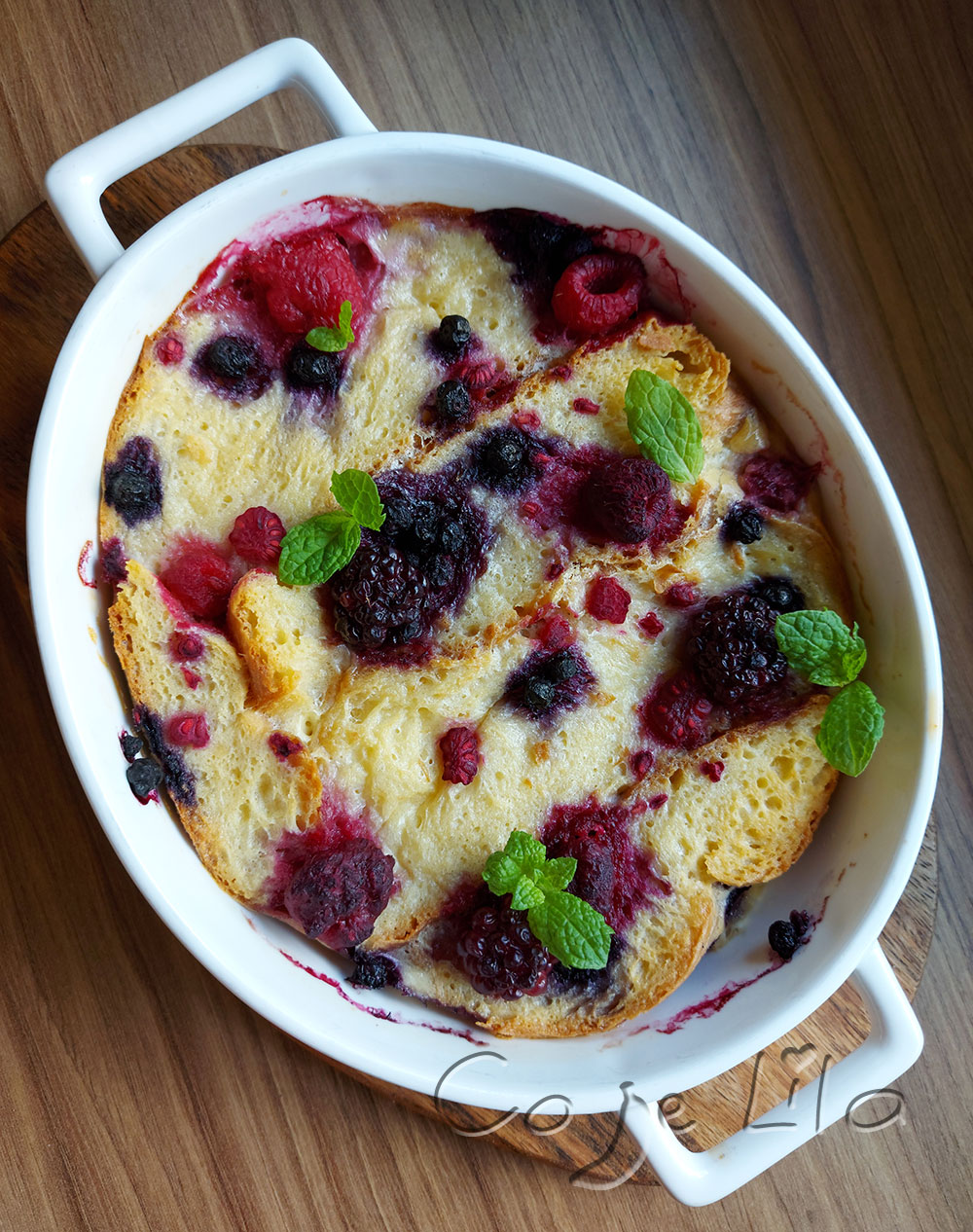 Pudding z chałki z owocami Co je Lila